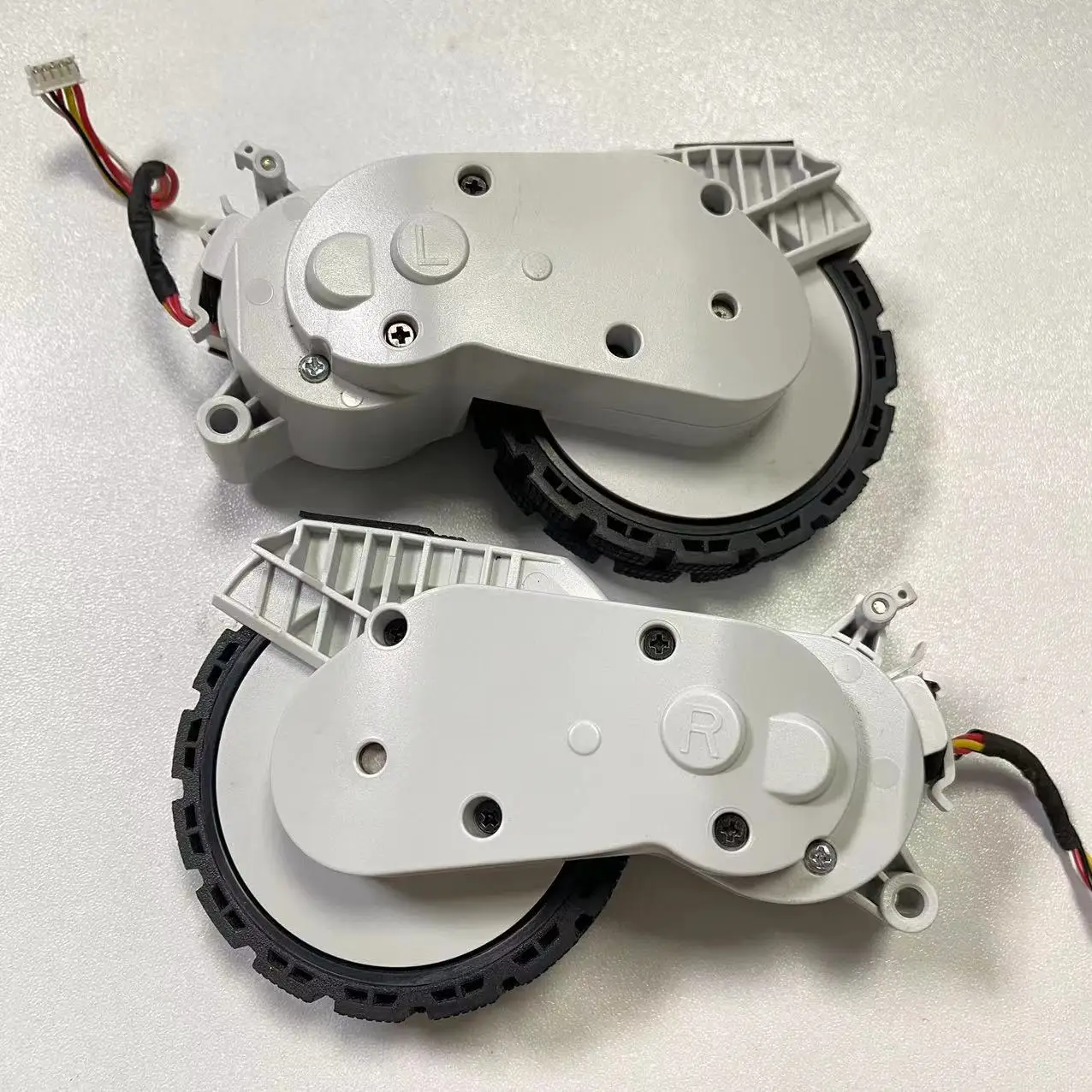 Original L R Motor Drive wheels For Xiaomi Mijia E10 B112 E12 E10C Robot vacuum cleaner replacement Accessories