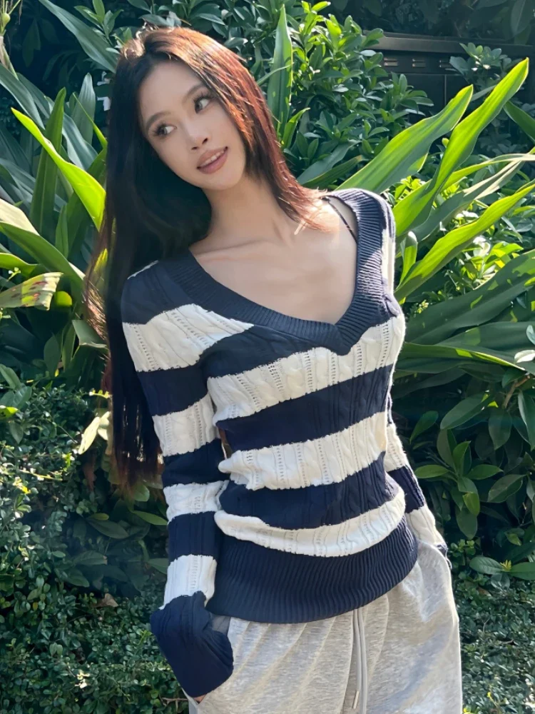 Striped Pullovers Women Korean Fashion All-match Designed Autumn Sweater Knitwear Aesthetic Clothing V-neck Slim Basic Daily Ins