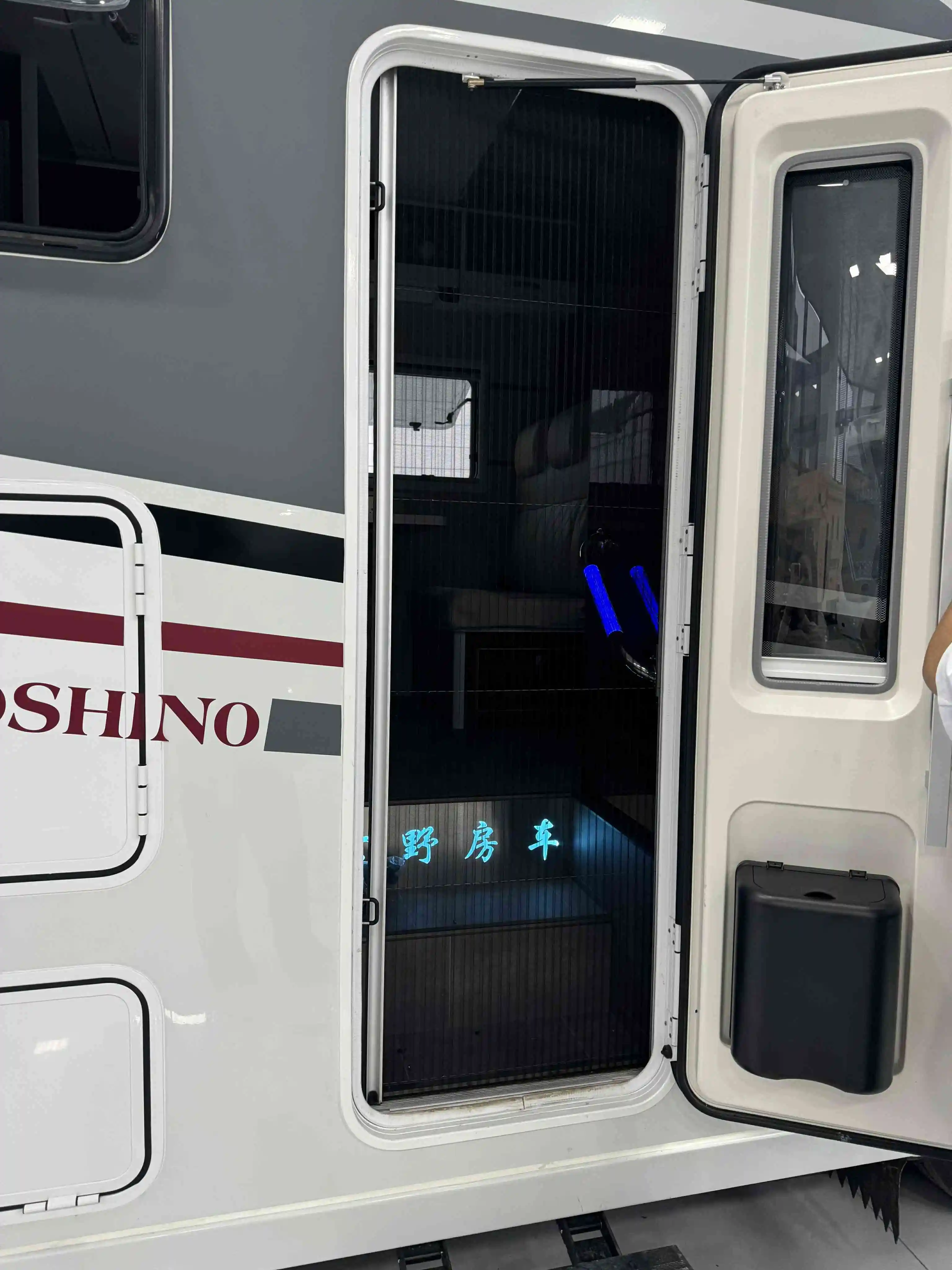 للبيع ملحق لوحة باب RV جديد 620*1800 مللي متر E13 معتمد للتخييم