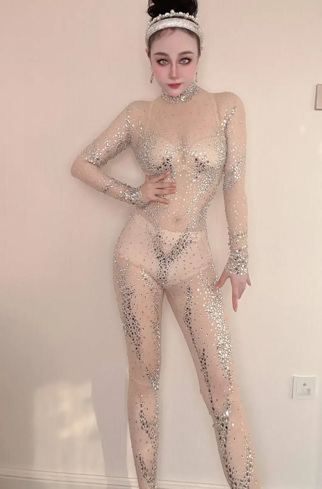 Mono Sexy desnudo con diamantes de imitación brillantes para mujer, trajes para discoteca, traje de cuerpo estrellado, trajes de escenario para cantante y fiesta, 2025