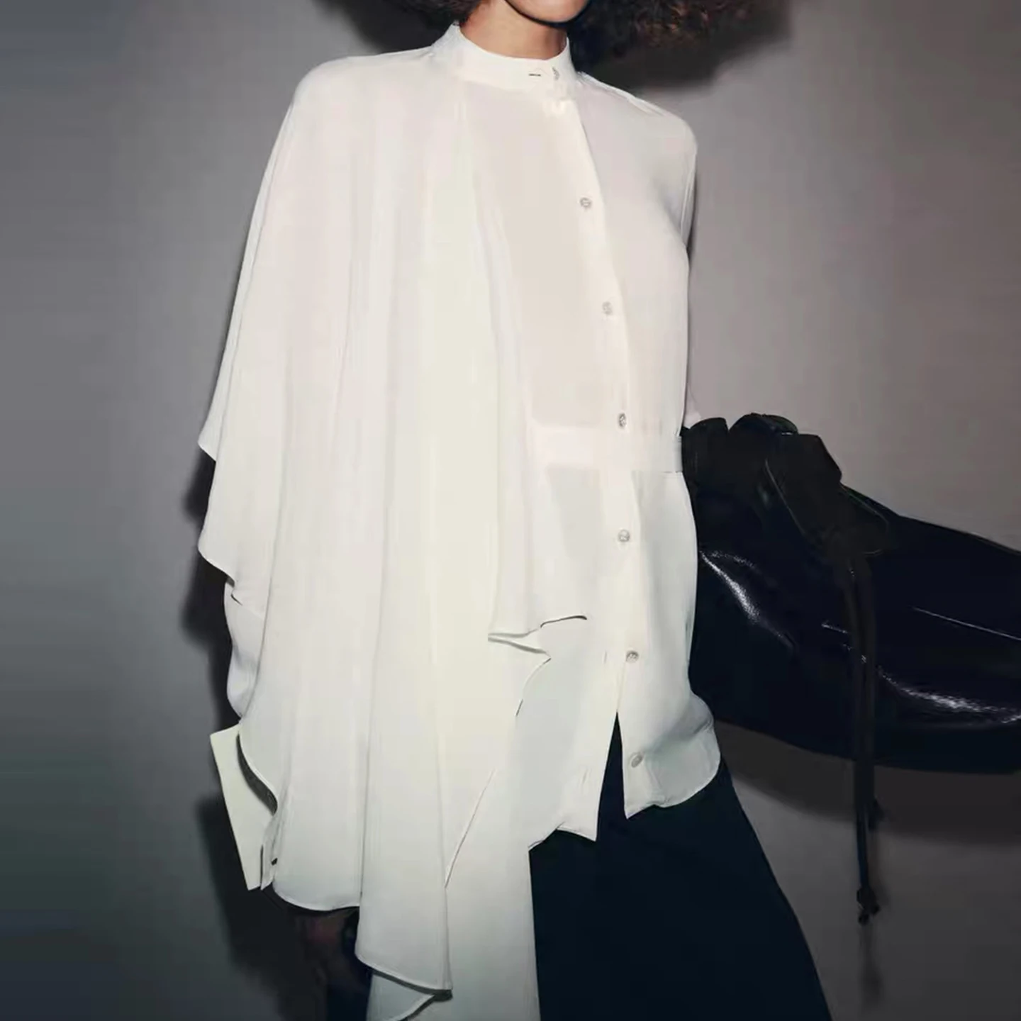 2025 Autumn New Sle Asymmetric Long Sve round Ne Women's Faion Personali irt Z Loose Fit Regular Thin