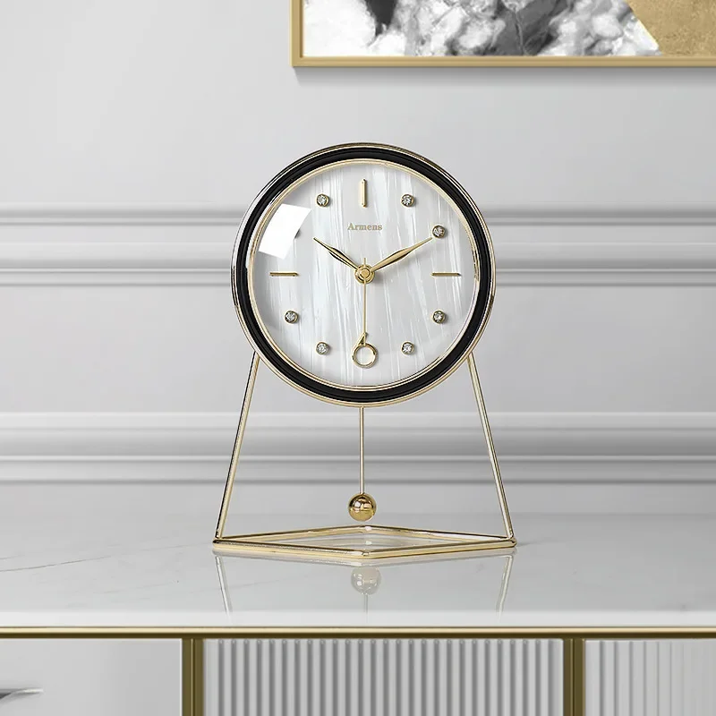 Creative Luxury Desk Clock Gold Metal Swing Table Clock Swing Clock Silent Watch Living Room Home Pendulum Desktop Clocks Gift