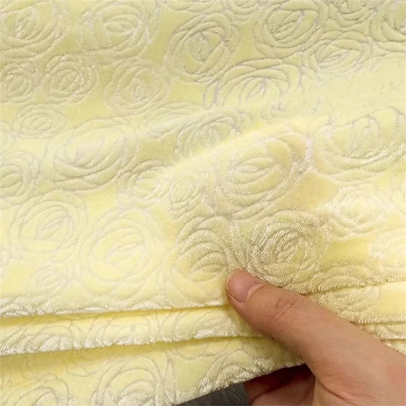 Light Yellow Rose Jacquard Silk Tattered Velvet Fabric Autumn Winter Fashion Designer Mulberry Silk Fabric 10momme 135 Wide Tull