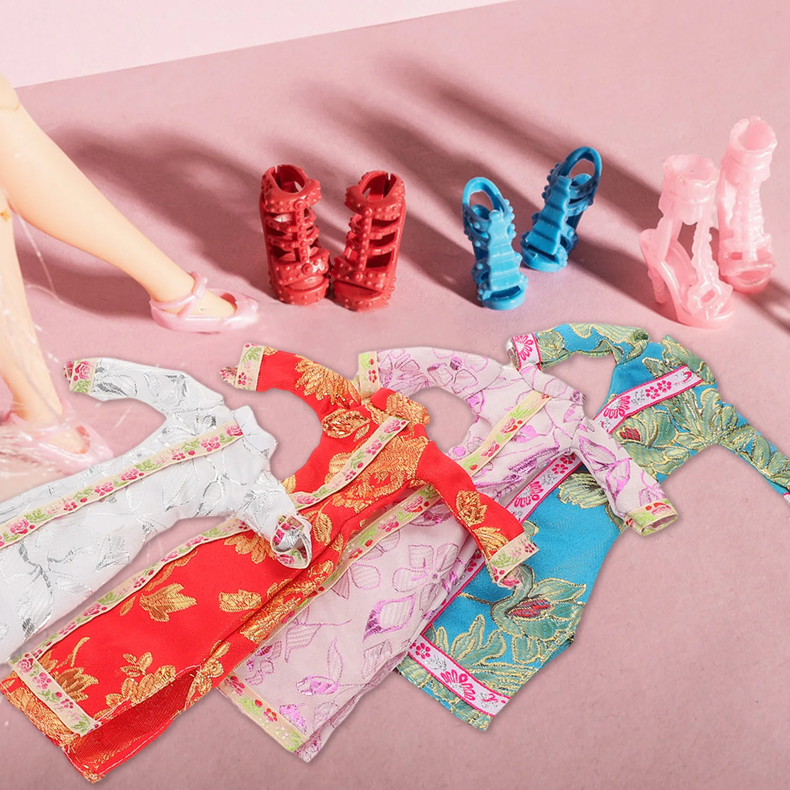 4 Zestawy Kwiatowych Akcesoriów do Cheongsamów Trwałe Ubrania w Chińskim Stylu Sukienki Cheongsam do Odgrywania Ról dla Lalek 30 cm