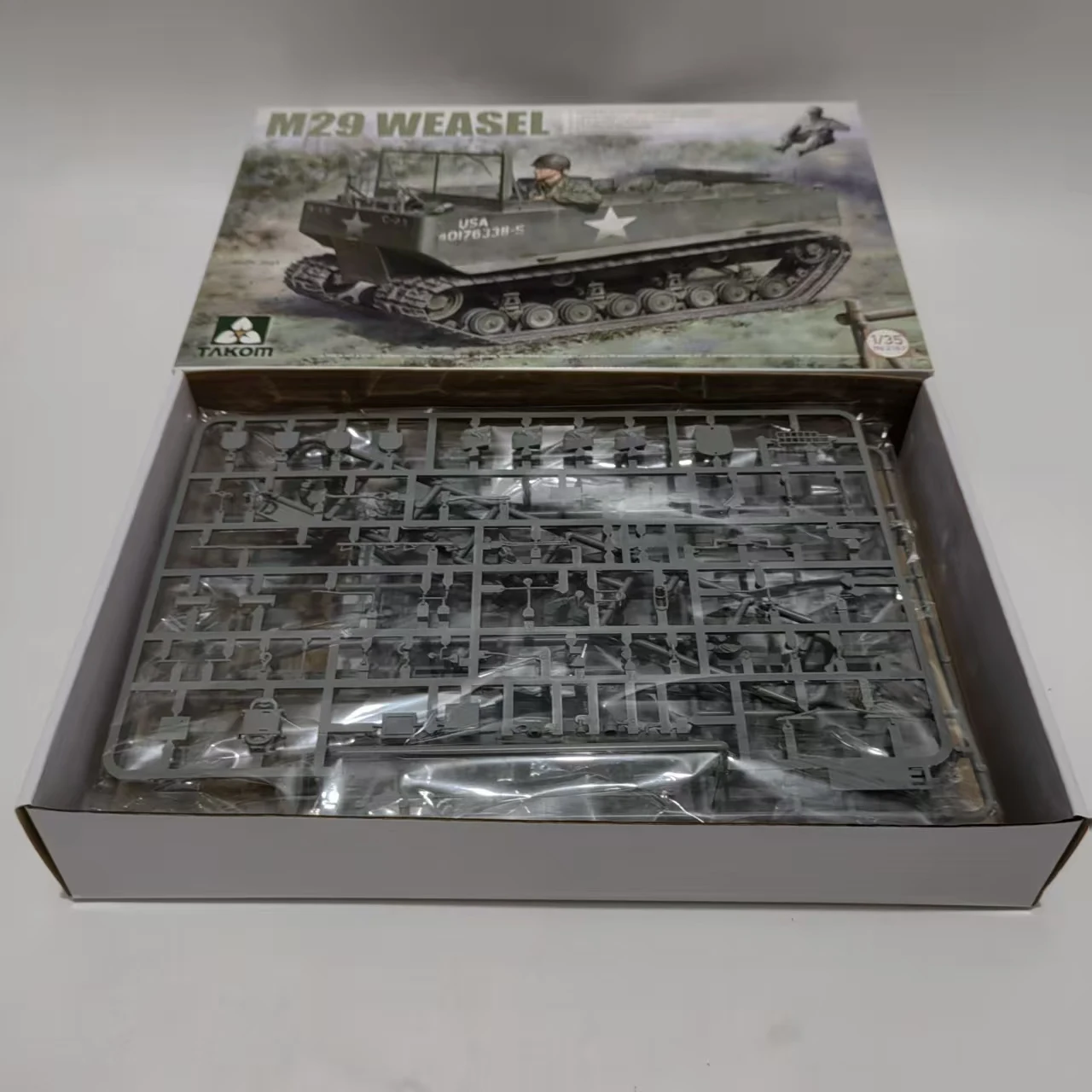 

Takom 1/35 SCALE M29 WEASEL MODEL KIT 2167