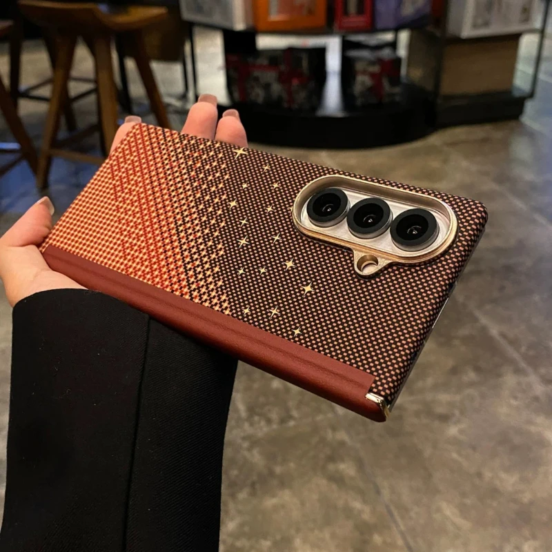 Etui na Samsung Z Fold 7 6 5 z teksturą włókna węglowego, PC, magnetyczne, z obsługą bezprzewodowego ładowania, osłona na obiektyw aparatu, pancerne etui na ekran składany. — zdjęcie produktu 3