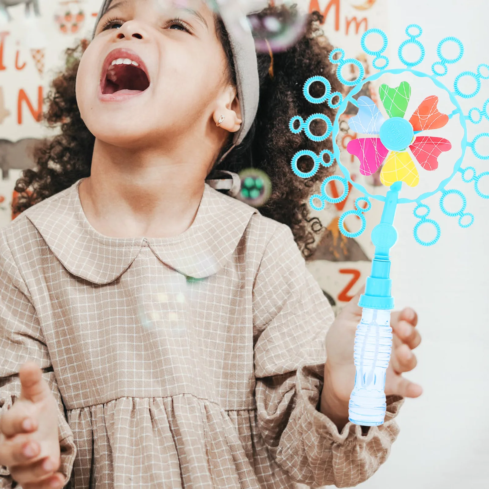 เครื่องทำฟองสบู่สำหรับเด็ก เครื่องเป่าฟองสบู่อัตโนมัติแบบมือถือหลากสีสัน อุปกรณ์จัดงานปาร์ตี้กลางแจ้ง เครื่องทำฟองสบู่แบบใช้ซ้ำได้