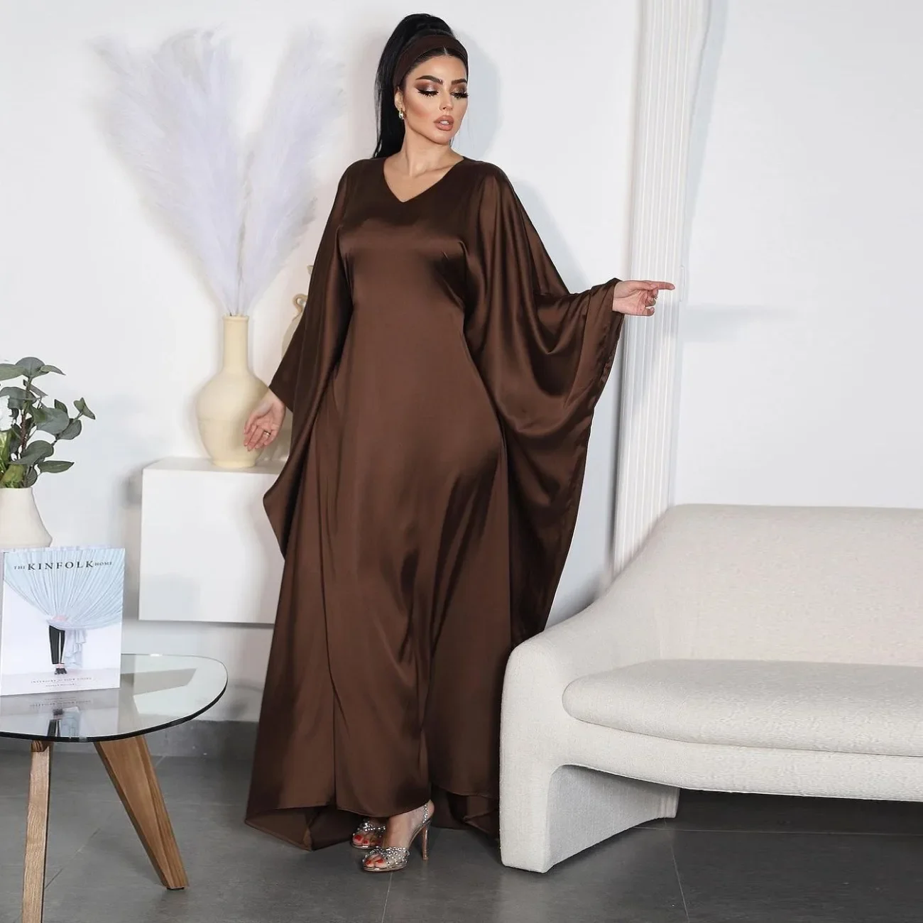 

Ramadan Muslim Abaya for Women Satin Dress Arab Bat Sleeve Robe Eid Dubai Modest Long Dress Lady V Neck Elegant Kaftan Vestidos