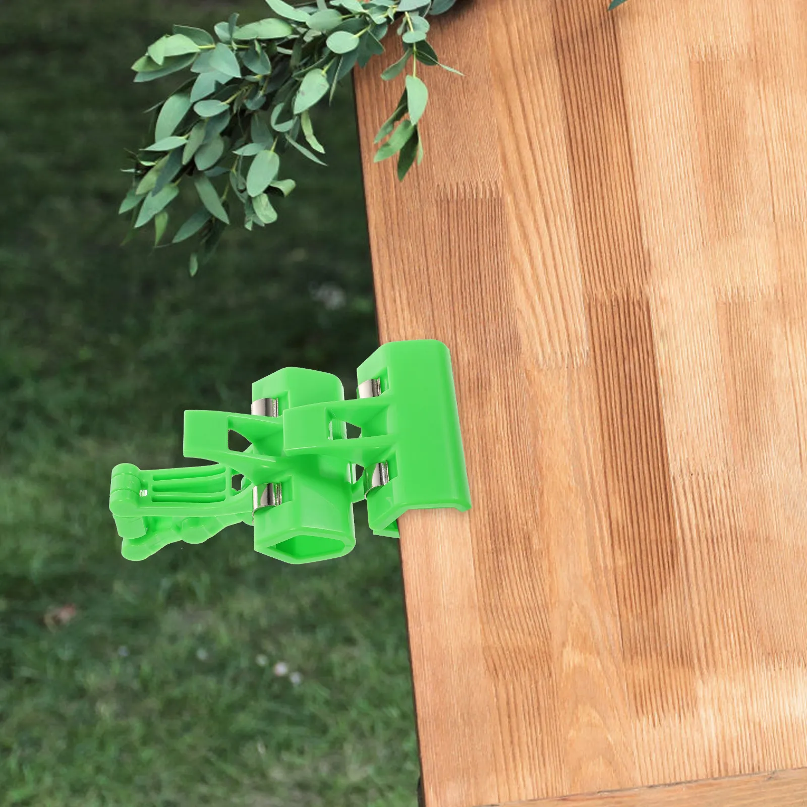 

1Pcs Sketch Clip Plastic Picture Clip Stable Turnable Base Photo Holder for Drawing Painting Artists Students Office