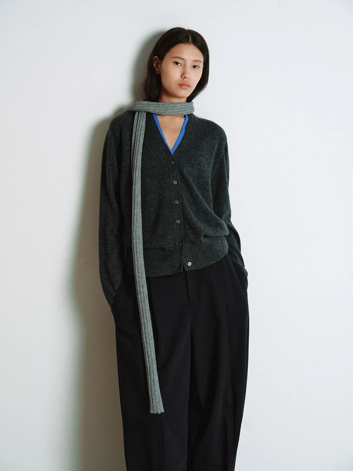 

REWEAR Ultra Fine Merino Wool Soft Knit Top V Ne Color Blo Layering Women's Autumn Faion Woolen Sweater