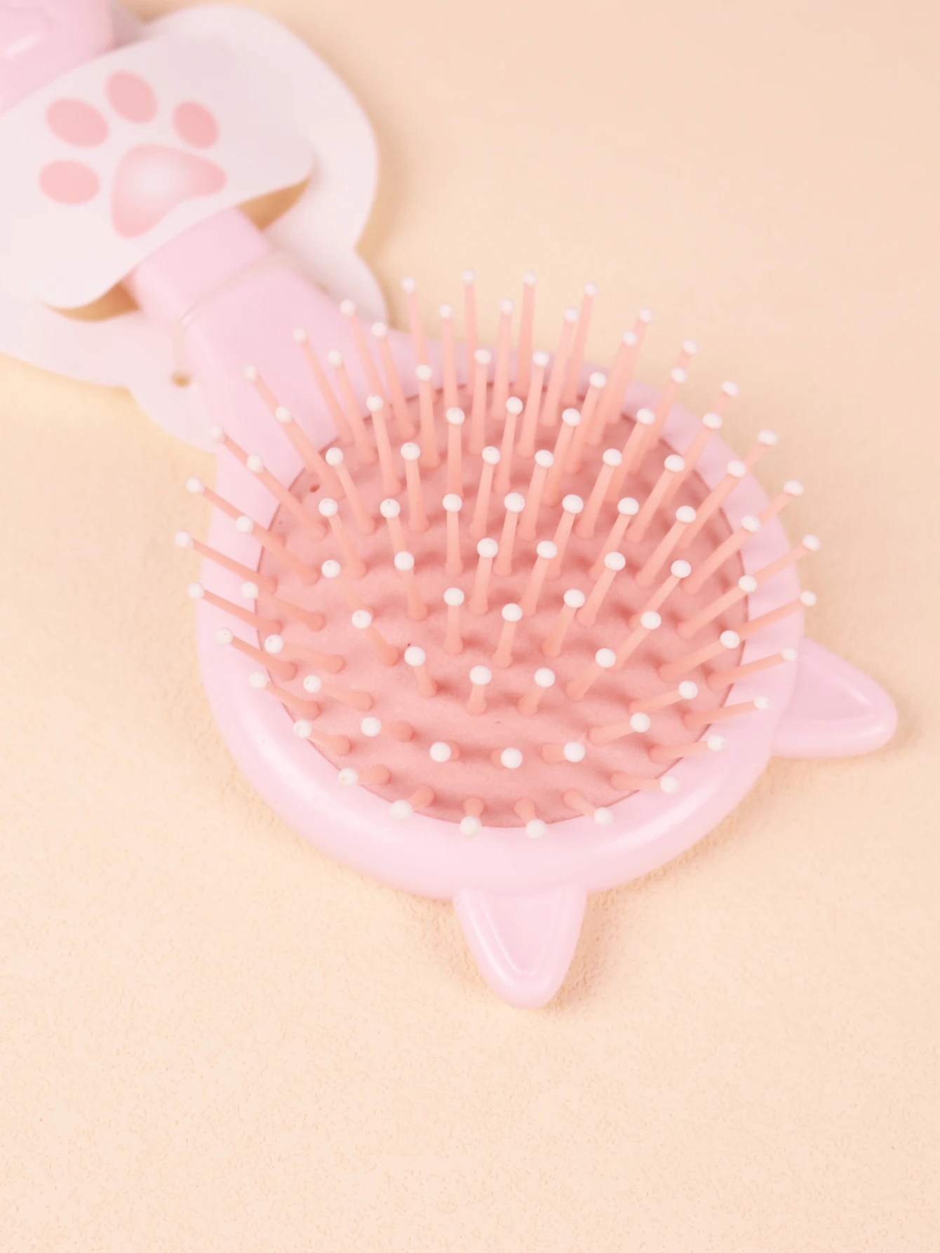 1 portable Kawaii cat shaped anti-static airbag with mirror comb, salon hair styling airbag mirror comb