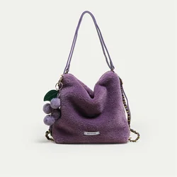 Sac à main de luxe en fausse fourrure pour dames, sac initié, petite boule de fourrure, sac en peluche décoré, style doux, automne, hiver, 2023