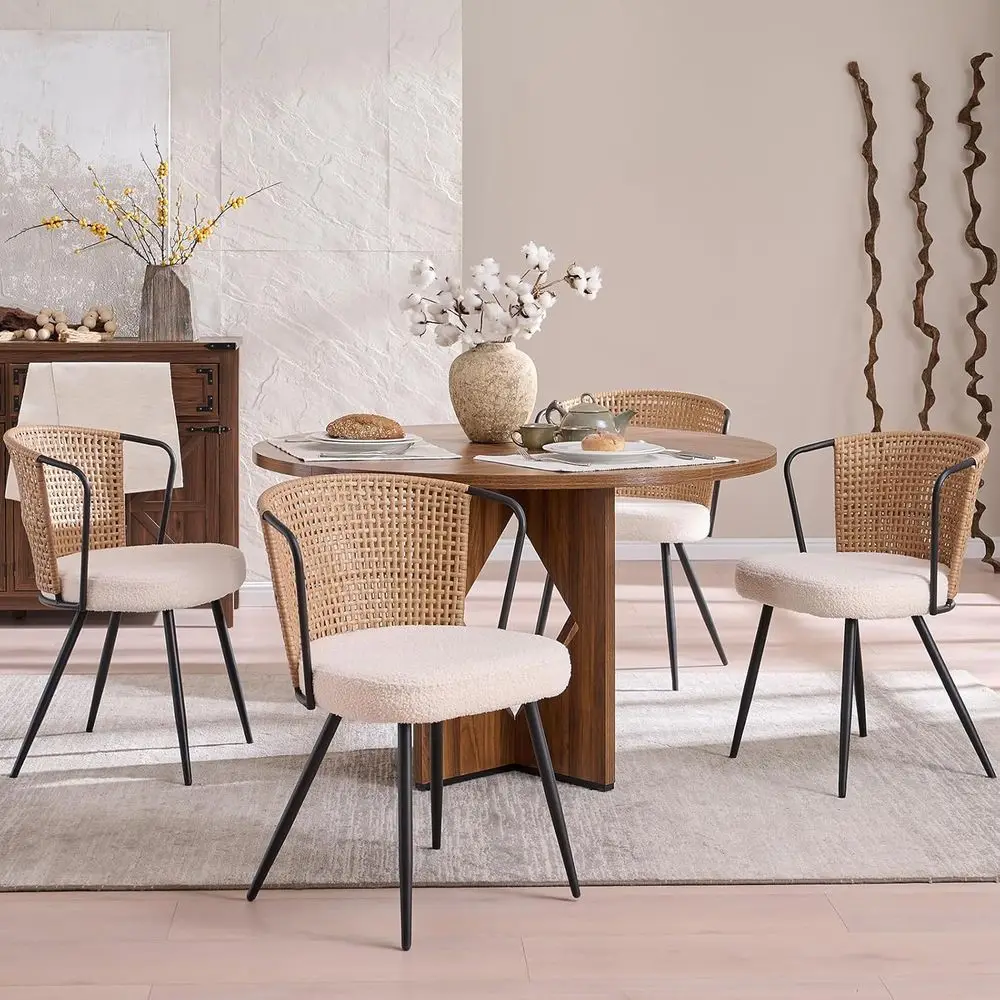 Rattan-Esszimmerstühle im 4er-Set – gepolsterter Küchenstuhl mit Rohrrrückenlehne im Bauernhof mit Boucle-Kissen, Esszimmersitz mit Ohrensessel