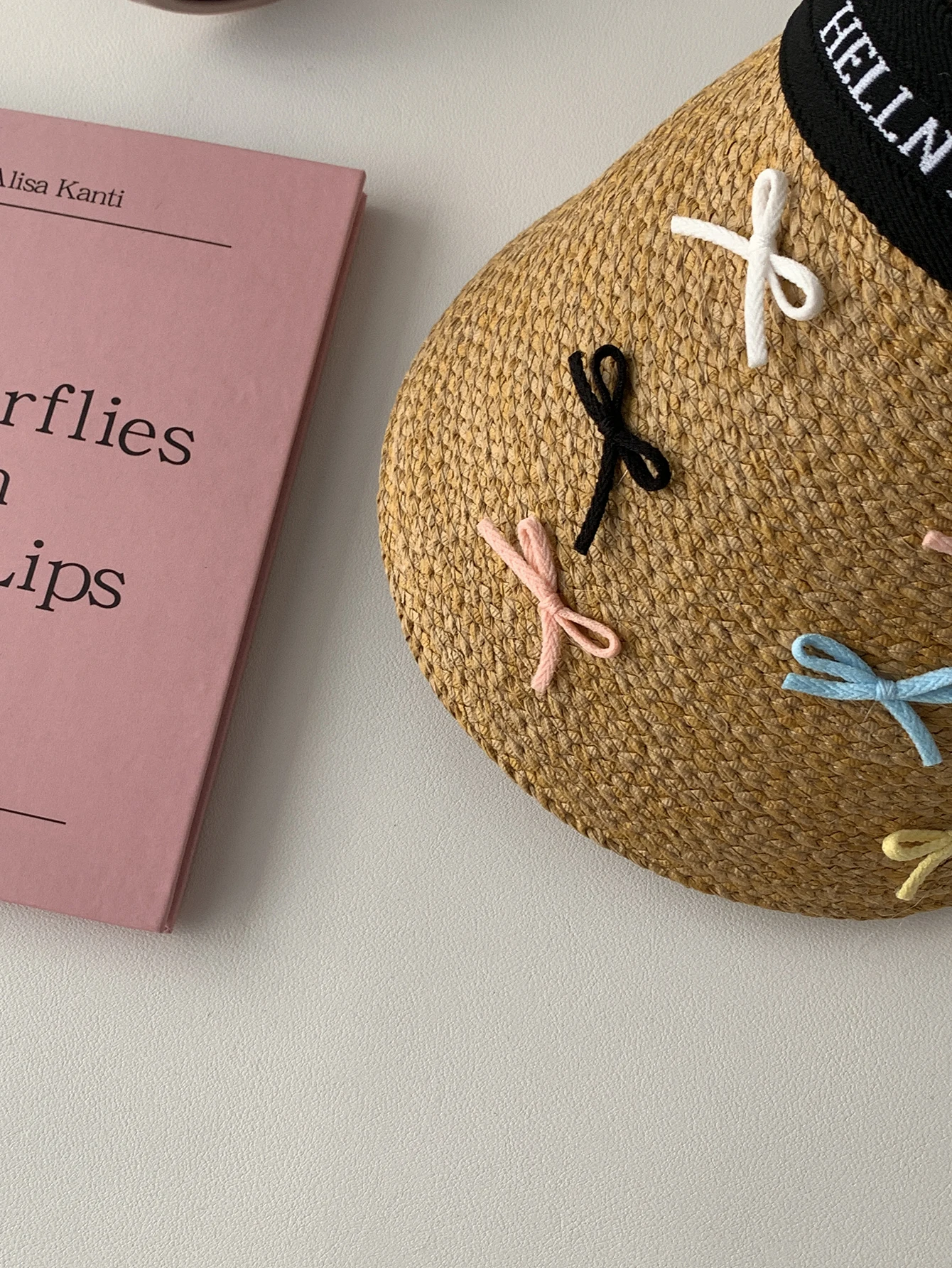 الصيف الملونة القوس فارغة أفضل قبعة الفتيات عقال نمط في الهواء الطلق كبيرة حافة القش قبعة الشمس عطلة نمط قبعة الشمس