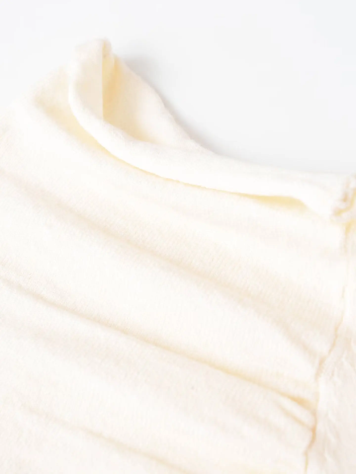 Estilo europeu e americano 2025 novo inverno feminino elegante e versátil suéter de manga comprida com gola alta