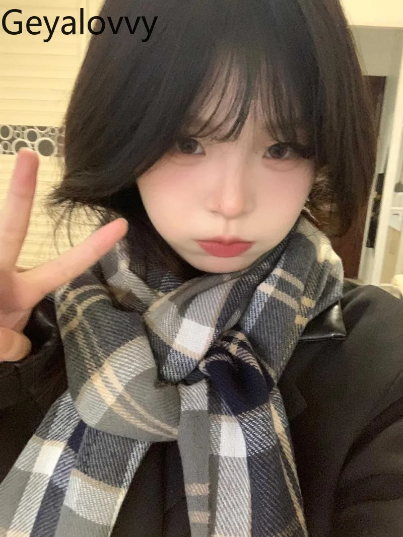 Sciarpa per le donne Inverno 2025 Nuove sciarpe scozzesi giapponesi JK Coppia imitazione cashmere Caldo studente Dolce versatile Scaldacollo