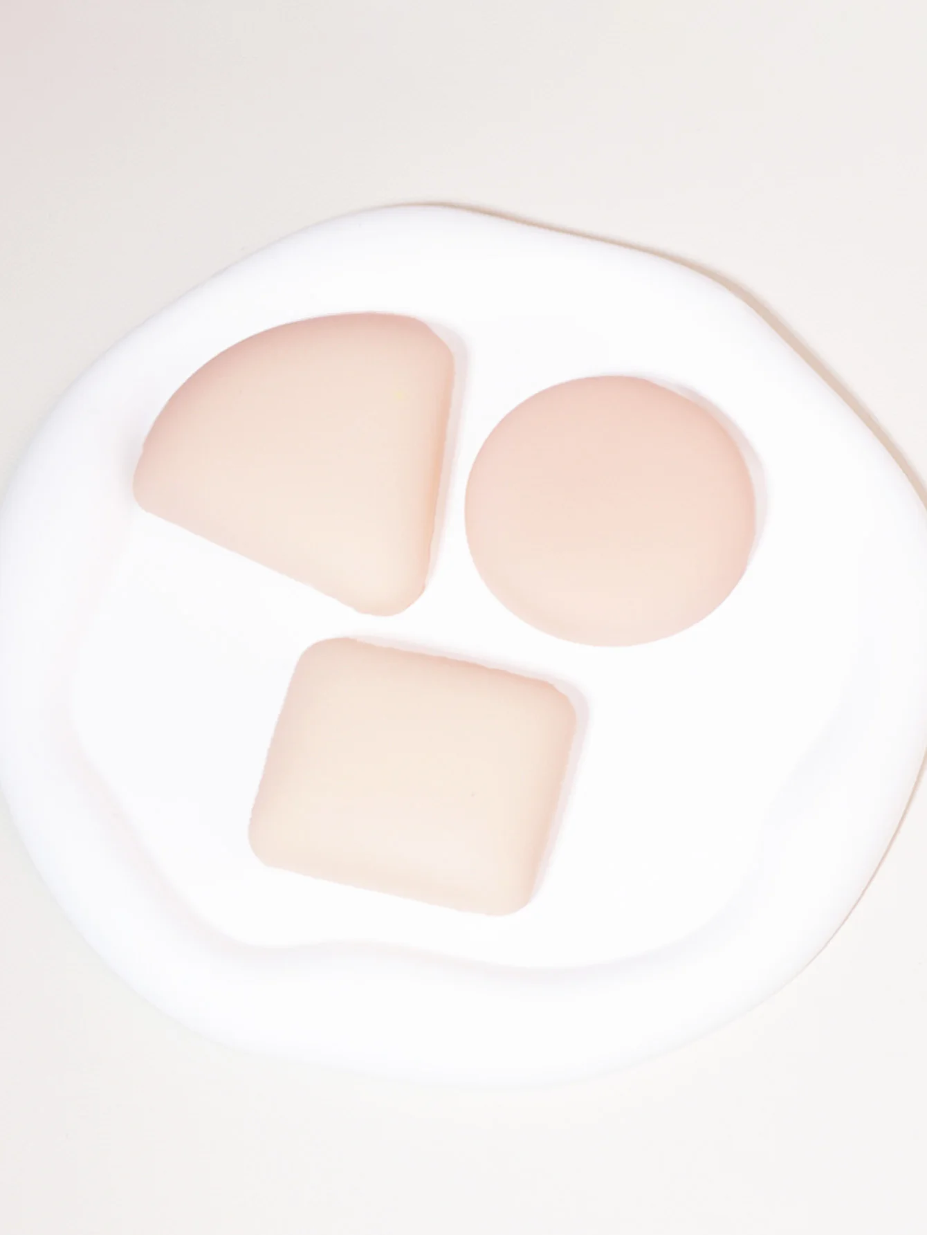 Esponjas de polvo de múltiples formas, esponjas de polvo suelto, húmedo y seco, esponja amigable con la piel, herramientas de belleza y maquillaje