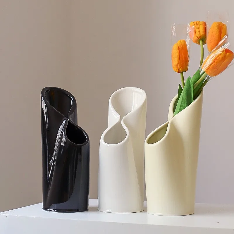 Modern Minimalist Black White Ceramic Vase.suitable For Decoration In Living Rooms Guesthouses. Flower Holder For Drying Flowers