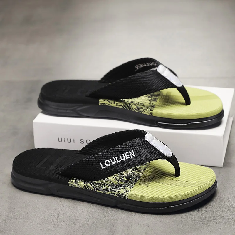 

Men's Beach Soft Bottom Sandals Summer Trend Anti-Slip Deodorant Outdoor Casual PVC Upper EVA Sole Breathable Flat Heel