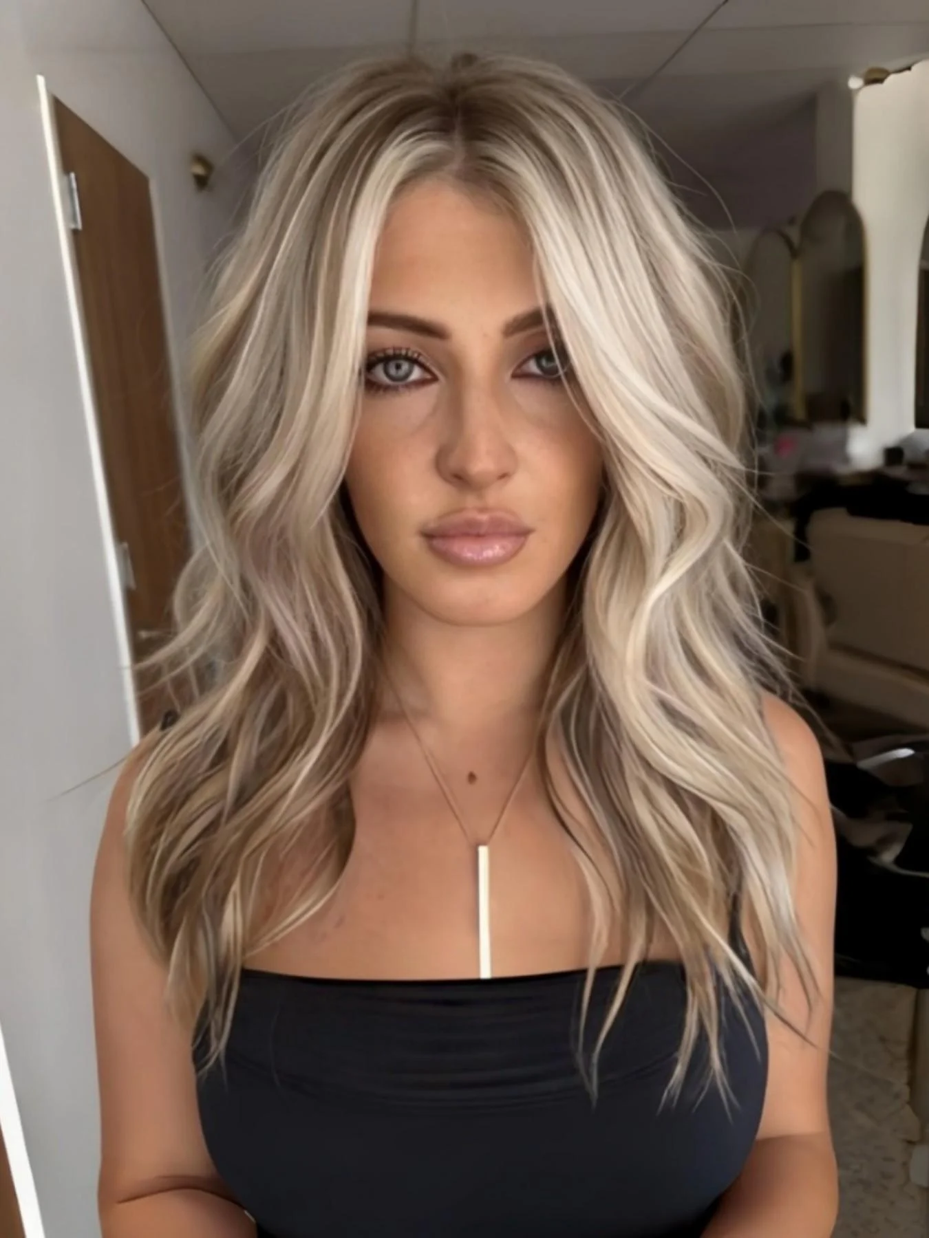 Ombre 24inch Blond Soft Curly Wave Wig HD Lace Frontal Suitable for Women's Long Hair Replacement