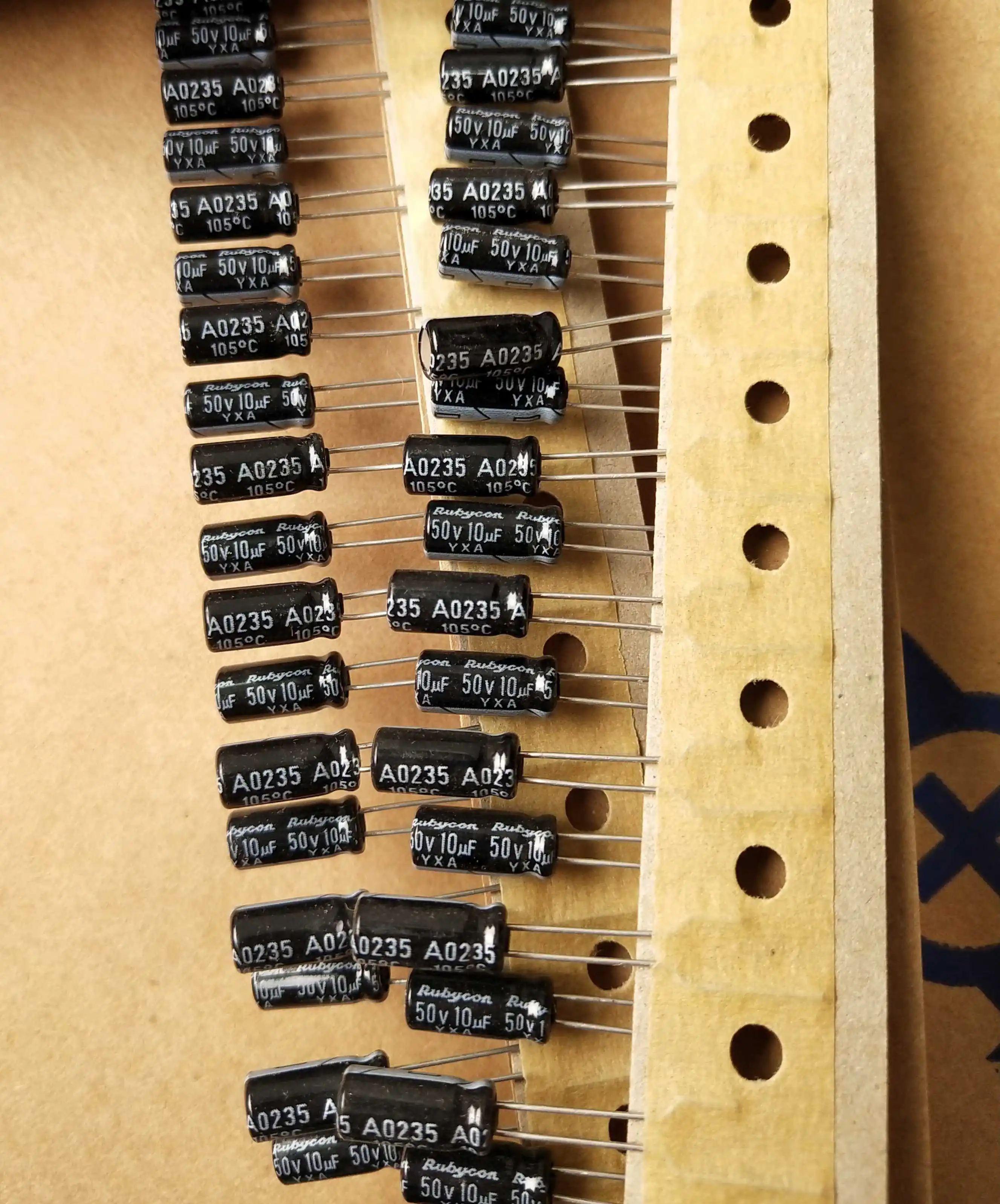 

10PCS RUBYCON YXA series 1UF 4.7UF 22UF 10UF 33UF 100UF 470UF 25V 50V 16V 250V 400V 105C aluminum electrolytic capacitor