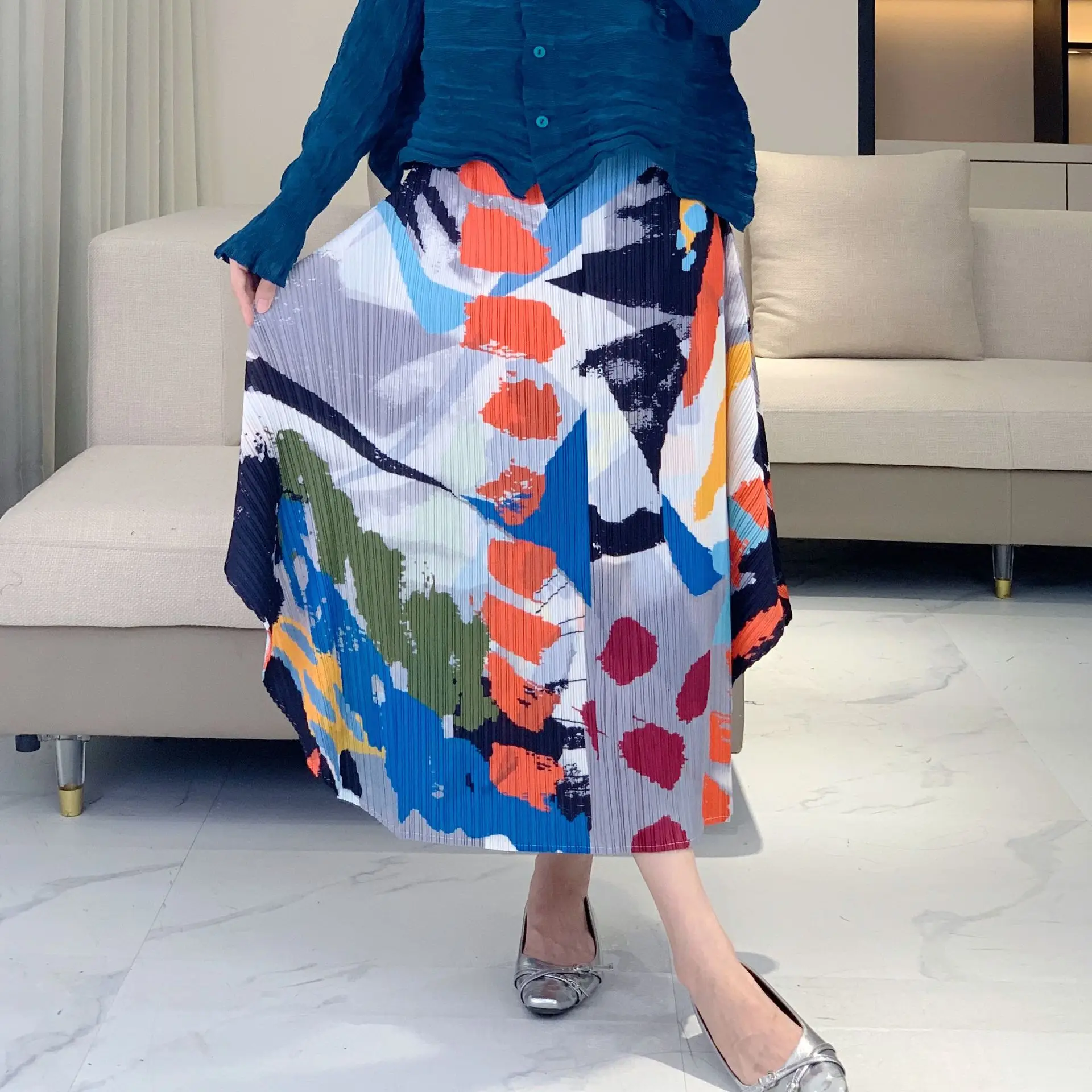 

Miyake Pleated New Spring/Summer 2025 Printed Skirt Loose Casual Fashion Graffiti Oil Painting Skirt High Waist S-shaped Skirt