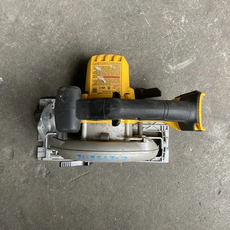 DEWALT DCS391 20VOLT 165MM CIRCULAR  SAW /USED (ONLY BODY )