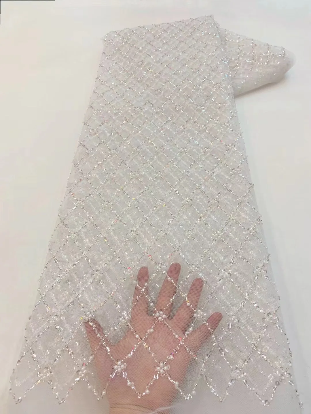 2024 paillettes africane di alta qualità Tulle ricamato sposo tessuto di pizzo perline paillettes tessuto di pizzo per materiale da sposa nigeriano