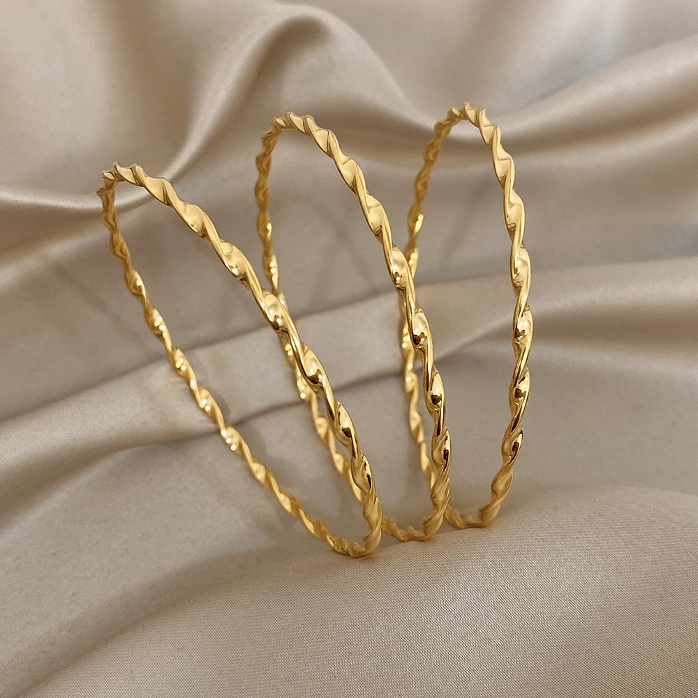 1 Stück/3 Stück vergoldeter Edelstahl-Armreif für Frauen, einfache, glänzende, gedrehte, geometrische, schlanke Armbänder, wasserdichter Schmuck