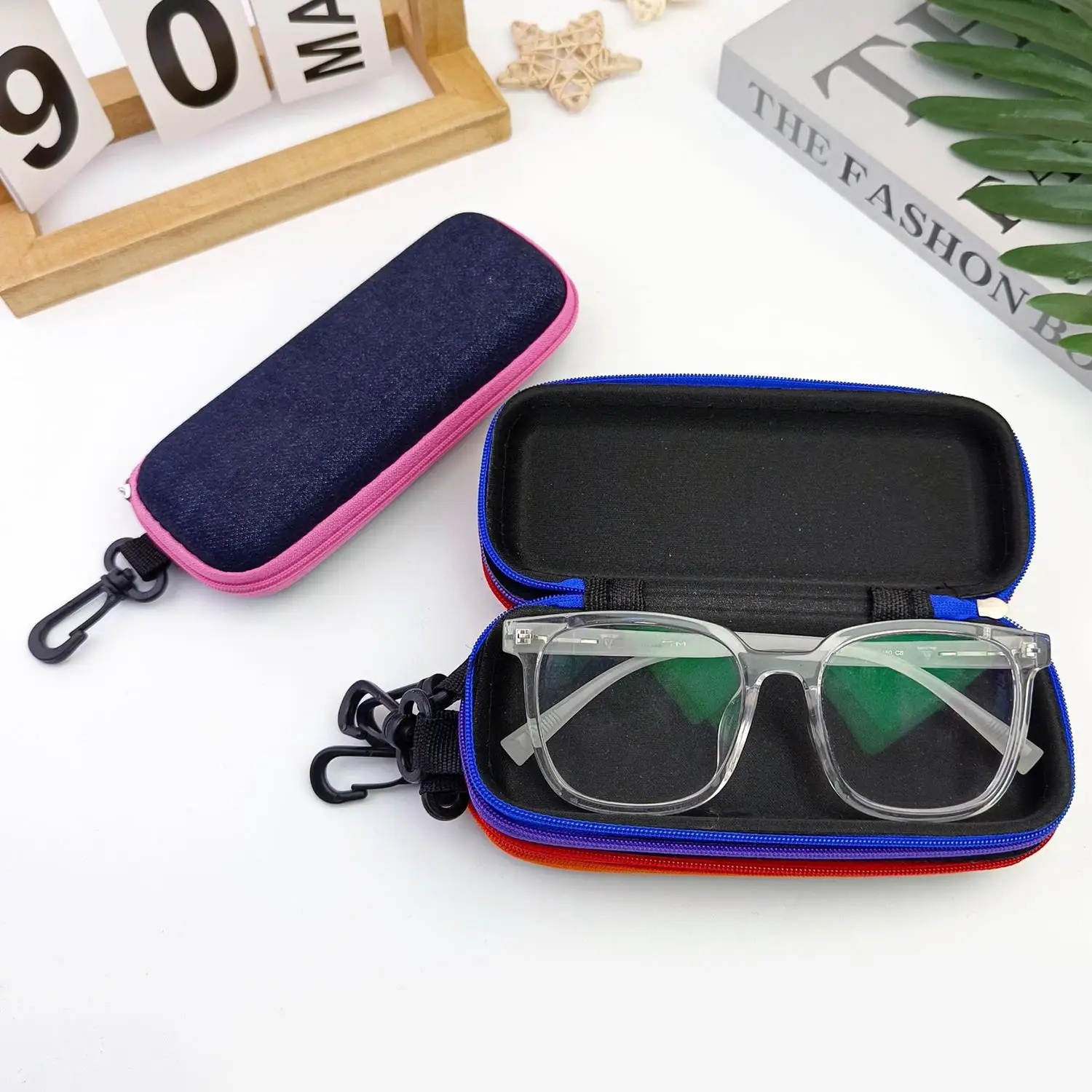 

Sunglasses Box EVA Glasses Case with Hook Zipper Travel Portable Storage Bag Glasses Box Eyeglasses Protector