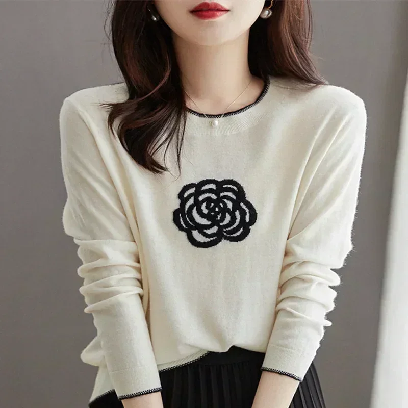 New Spring And Autumn New Women's Round Neck Contrast Color Worsted Wool Knitted Sweater Elegant And Fashionable Jacquard Type