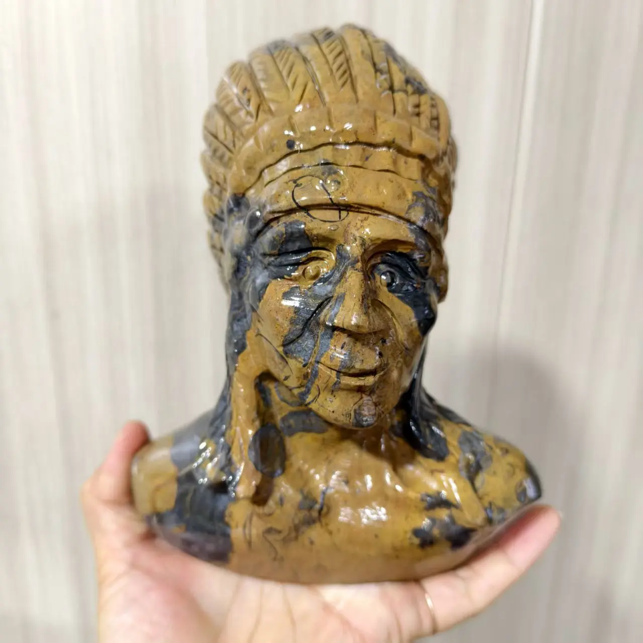 Natural Mountain Yellow Flower Stone, Quartz Crystal Yellow Ore Carving Indian Chief, Mineral Healing