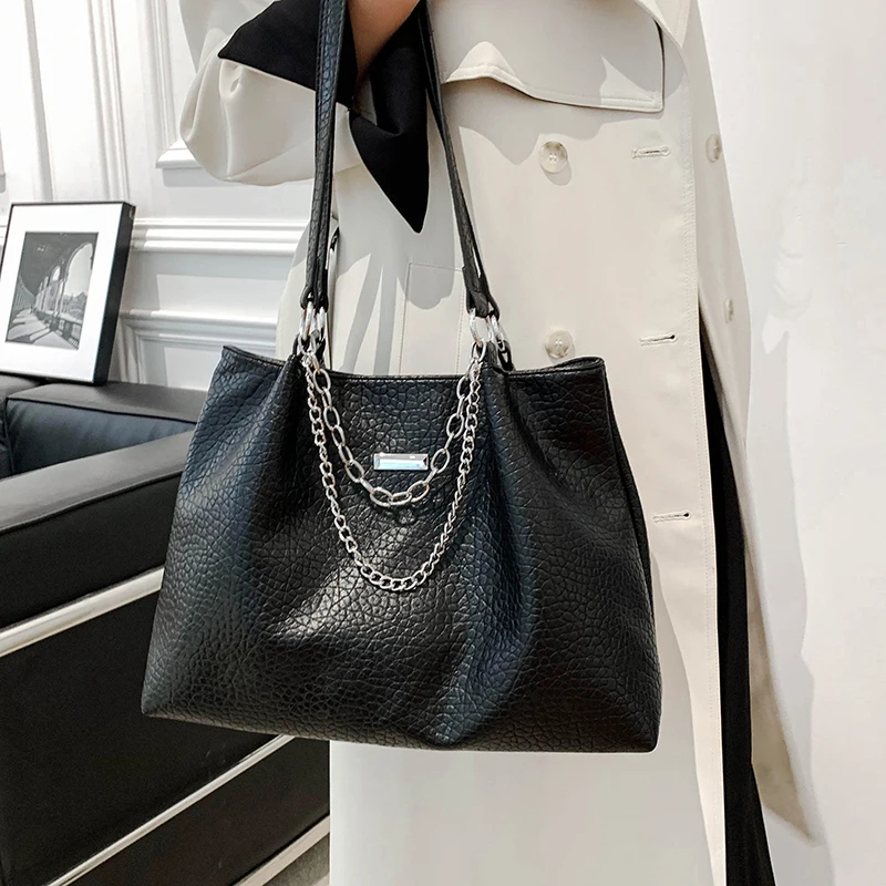 Silver Leather Big Shoulder Bags for Women 2023 Trend Vintage Y2K Chain Solid Color High-capacity Handbags Lady Tote Bag