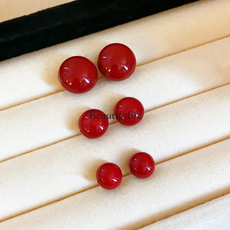 

Red retro round stud earrings Hong Kong style fashion light luxury high-end earrings