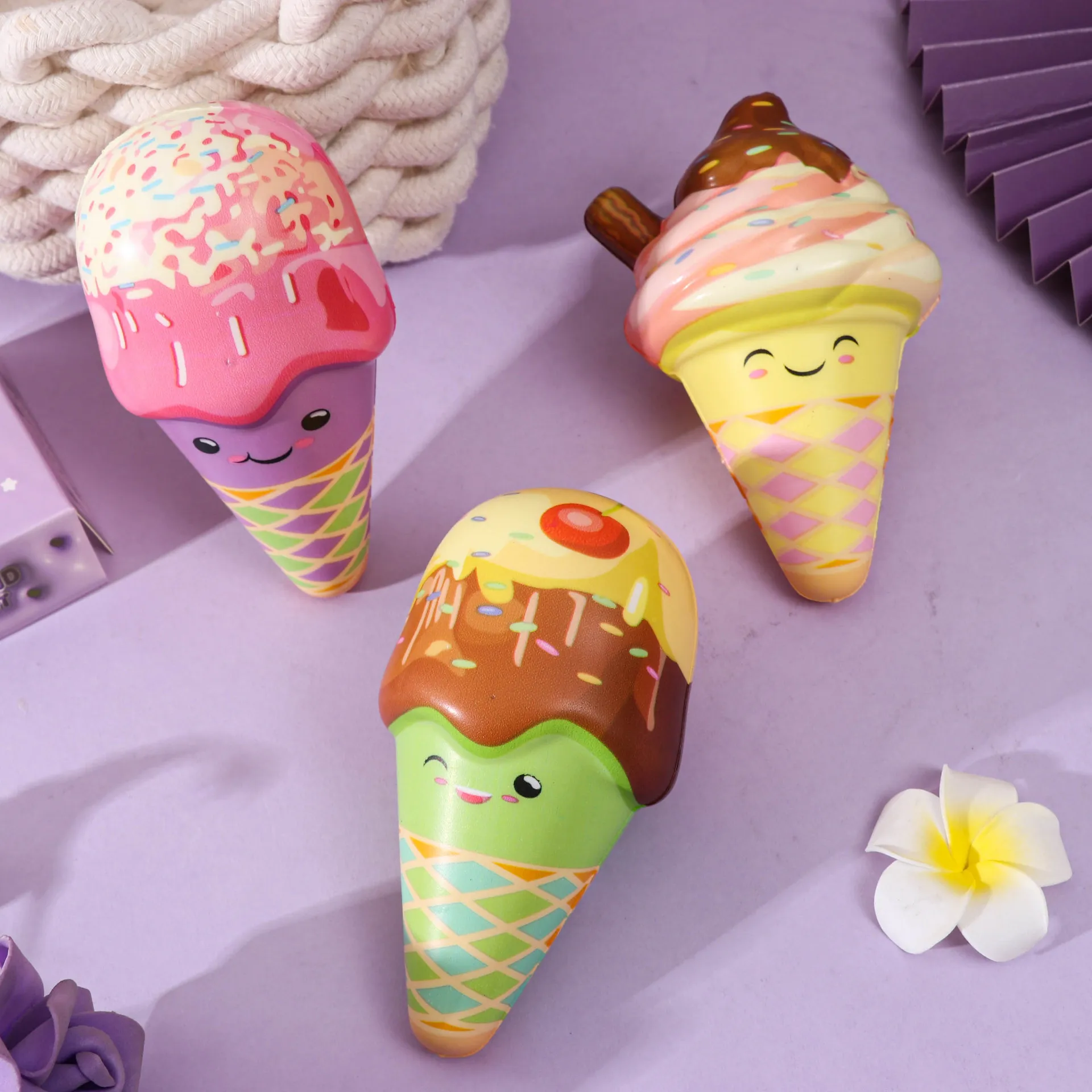 

Creative Simulation Delicious Ice Cream PU Slow Rebound Cakes Children's Stress Relieving Toys Pinch Music Fidget Toys