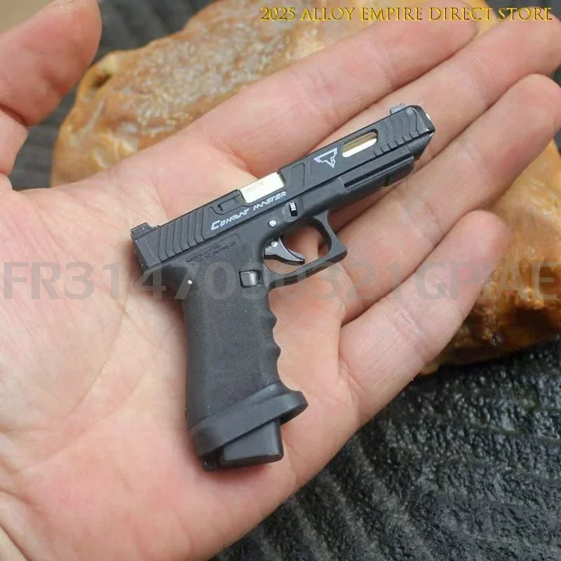 Alloy 1:3 Pistol Keychain Mini Gloc G17 TTI Model Toy Gun  Assemble Disassemble Jedi Survival Pistols For Adult Kids Gift