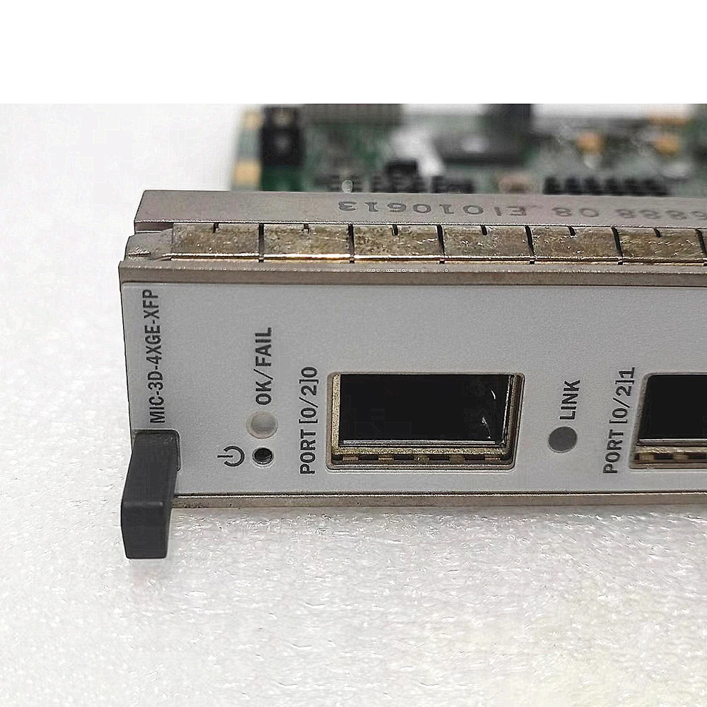 يستخدم لـ Juniper 4 10Gigabit في أجهزة توجيه سلسلة MX MIC-3D-4XGE-XFP