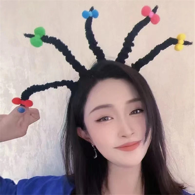 2023 Little Witch Mona Headband Cute Fried Hair Bow Twist Stick Pure Black Funny Explosion Birthday Party Halloween Headdress