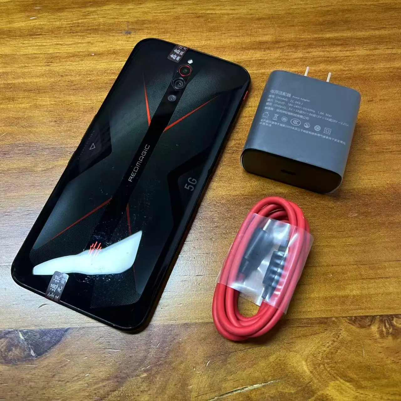 

nubia red magic 5g / 5s old phone case. 12g+128g ,Appearance 95% new. Gaming phones, smart phones. International version.