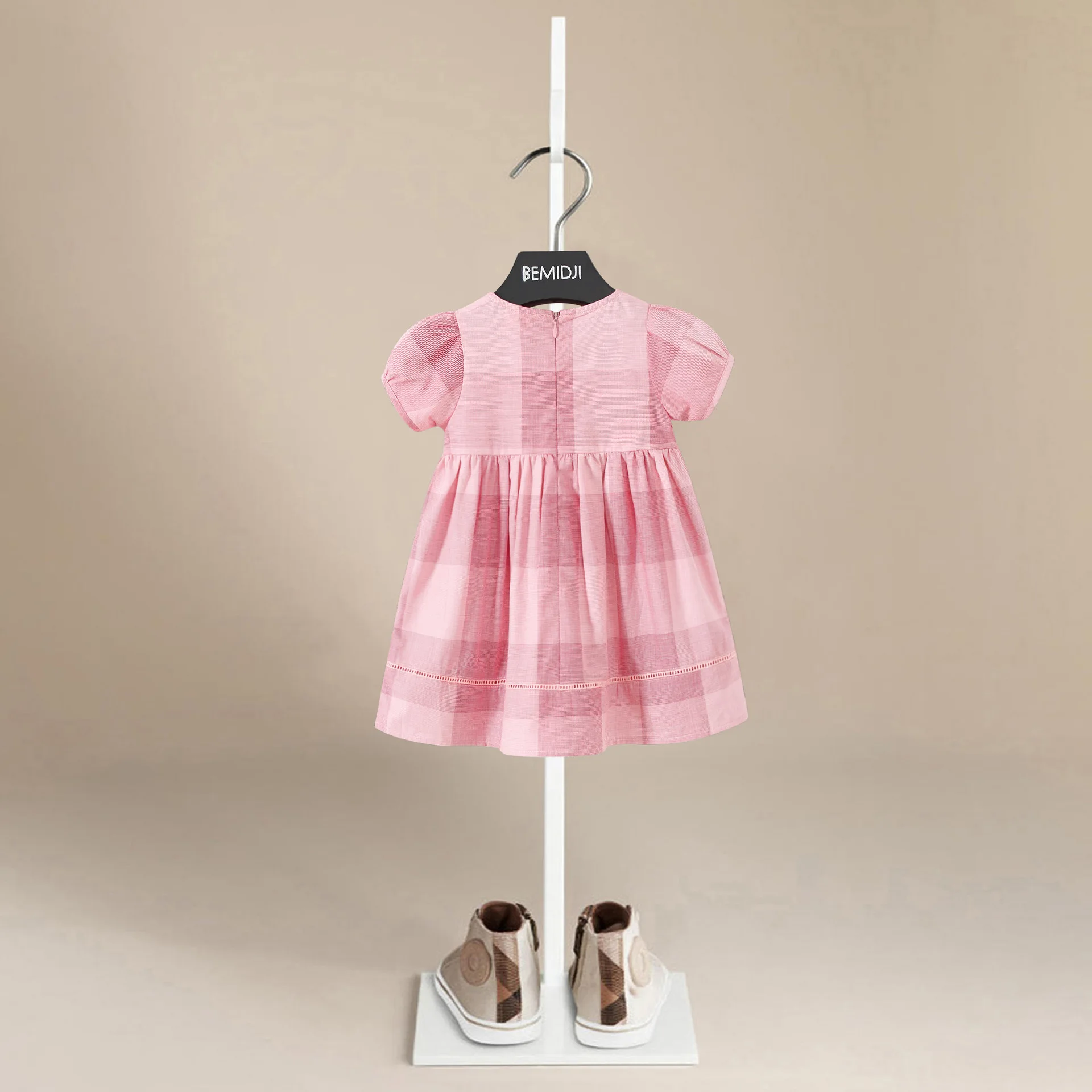 

Летняя модная одежда для маленьких девочек, детское платье в корейском стиле с короткими пышными рукавами, клетчатое платье принцессы, повседневная милая розовая юбка