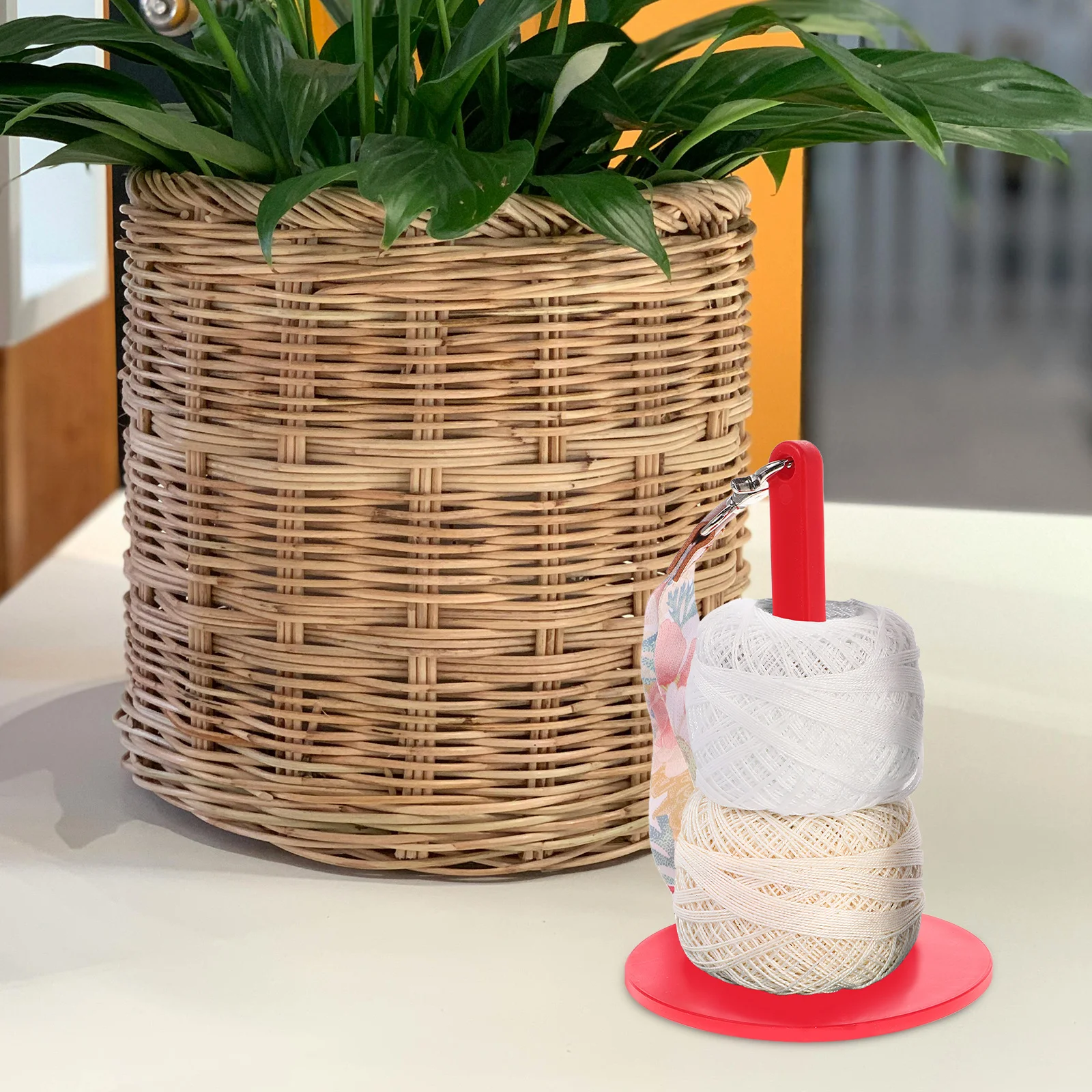 

Yarn Holder For Knitting Crocheting, Portable Wrist Ball Organizer Spinner Storage, Acrylic Hanging Craft Tool Travel Yarn Stand