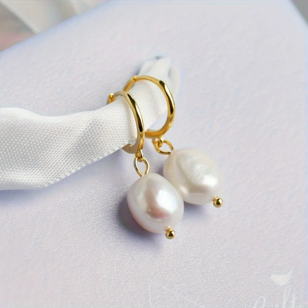 New Simple Freshwater Pearl Decorated Hoop Earrings Light Luxury Style Party Banquet Accessories Graduation Season