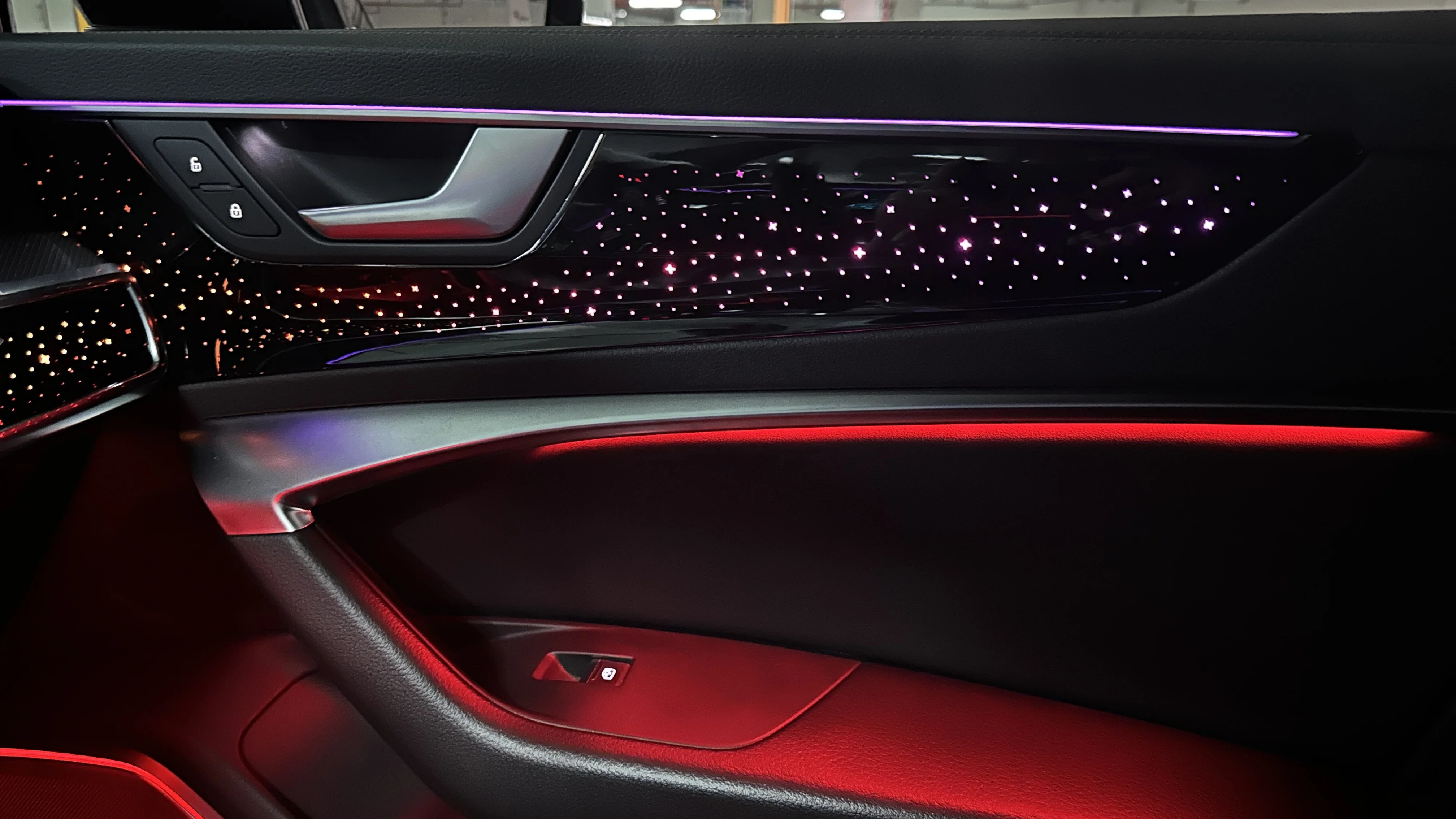 إضاءة داخلية متناغمة للسيارة A - مراجعة Led Interior Ambient Light وسعره
