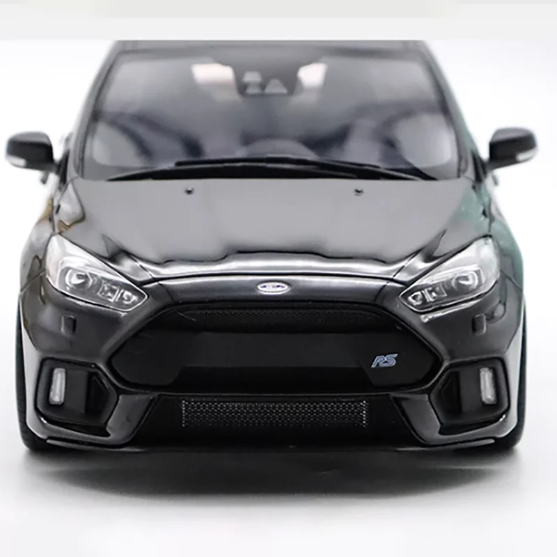 1:18 Scale 2017 Ford Focus RS Mk3 Simulation Alloy Car Model Collection Light Handicraft Decoration Collectibles Birthday Gift