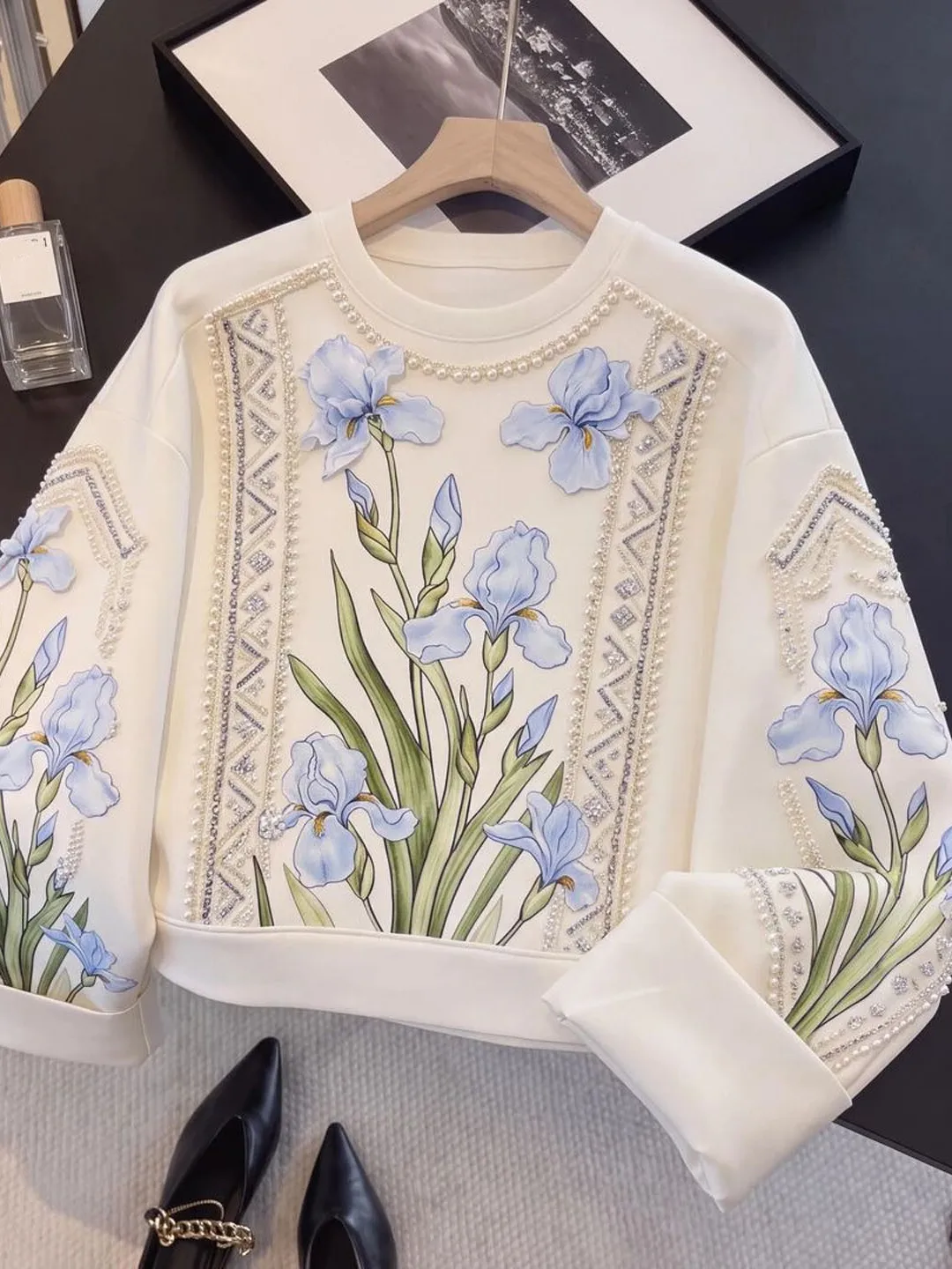 Elegant Embroidered Printed Sweatshirt Beautiful Top Women's Fashion Autumn 2026 Korean Style round Neck Long Sleeve Casual Wear