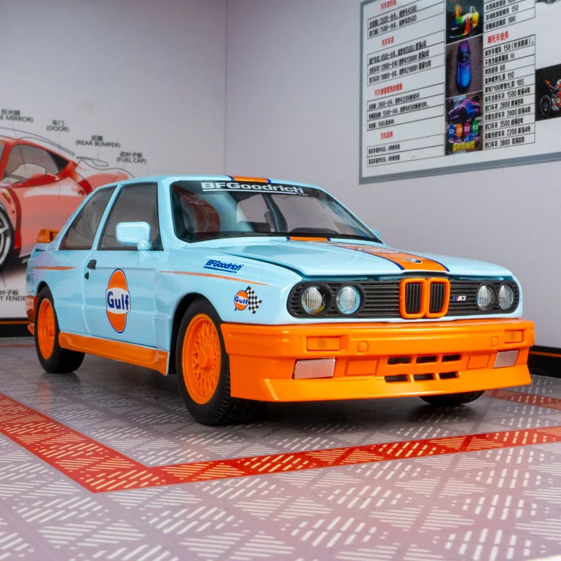 1:24 BMW M3 E30 1988 alloy pull-back toy car door and hood trunk can open has simulated sound and lighting functions