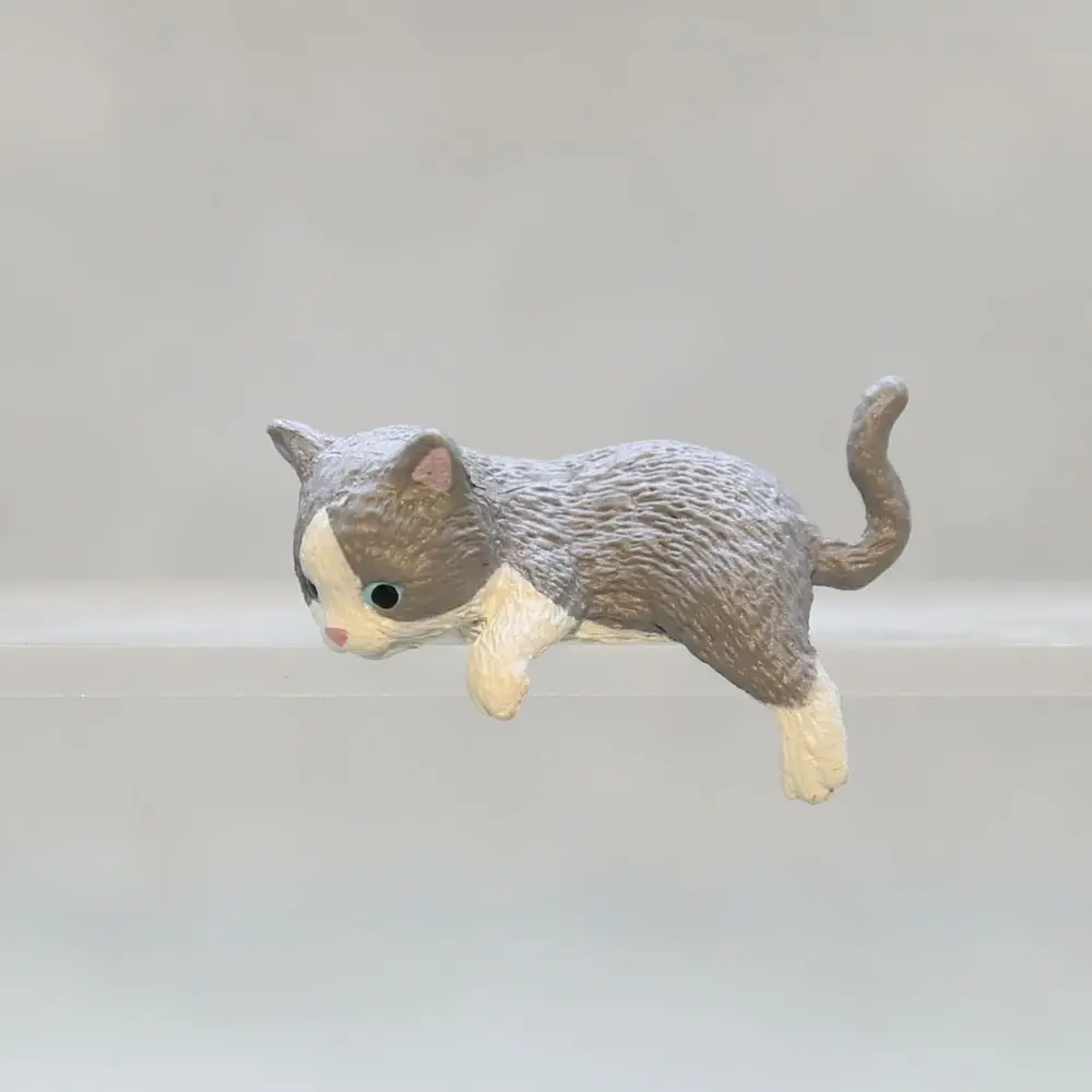 Exquisitas figuritas de gato de borde de simulación, Material de pegatina de refrigerador de gato de resina de dibujos animados, miniaturas de bricolaje, adorno de gato de coche, escritorio