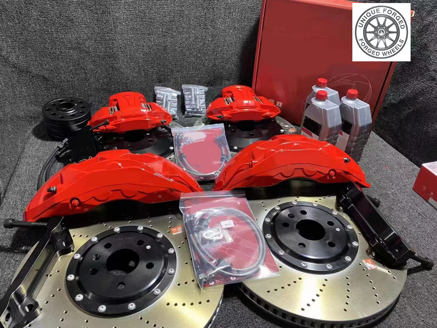 

26-ти поршневые гоночные модифицированные передние суппорты 9N (6 поршней) и задние суппорты F40 (4 поршня) для A6, A7, A8, RS5, RS6