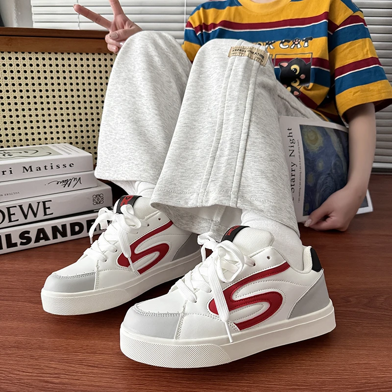 

Leather Men White Sneakers Breathable Skateboarding Shoes Mens Outdoor Walking Running Shoes Couple Casual Shoes Size 35-44