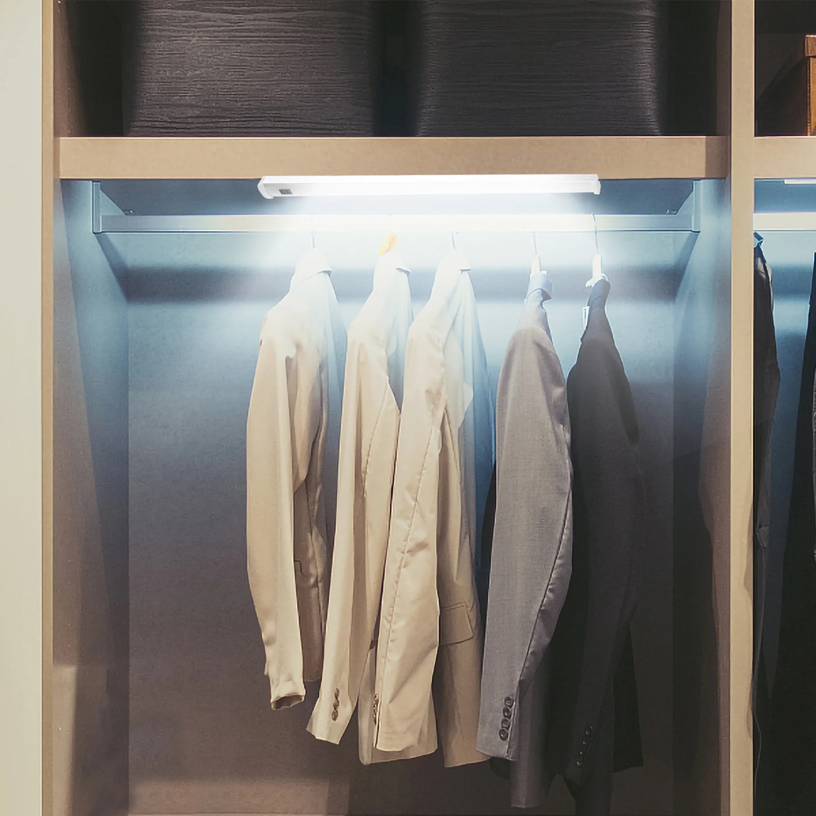 1Pcs LED Strip Light Intelligent Sensor Durable USB Hand Sweep Induction Wall Lamp for Home Mirror Background 30cm